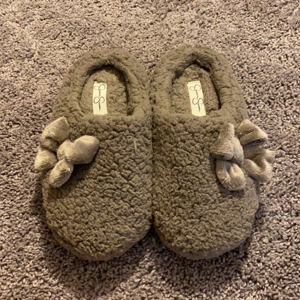 Jessica Simpson Cozy Slippers - Picture 2 of 3